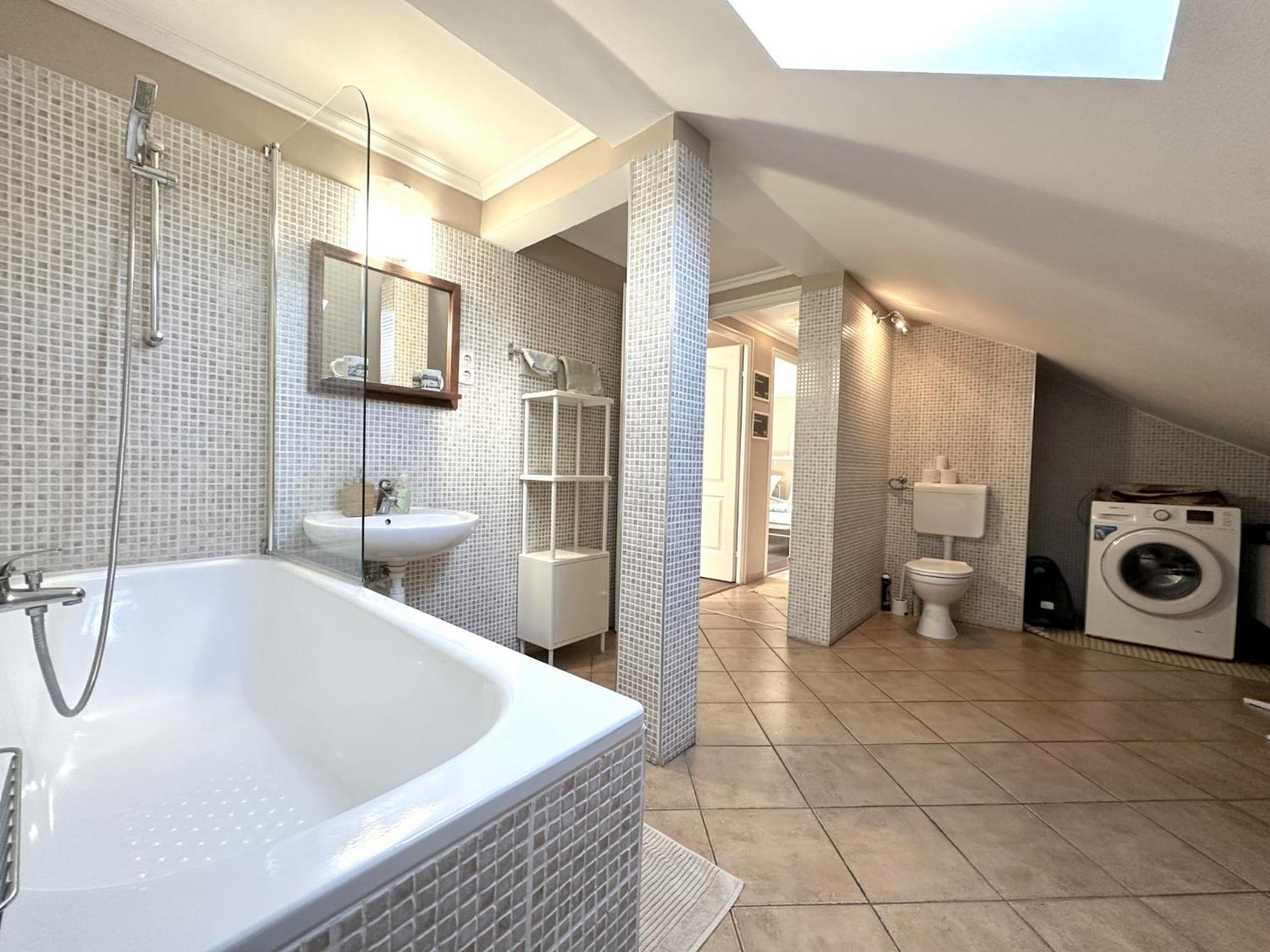 Rozse Apartman-Tetoter Apartment Budaors Bagian luar foto